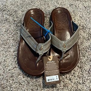 Mens olukai sandals NWT size 8